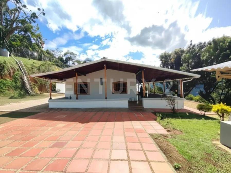 Finca en arriendo Antioquia Barbosa Barbosa 180 m2 Habitaciones 4 Baños 2 Garajes 2 Precio $7000000