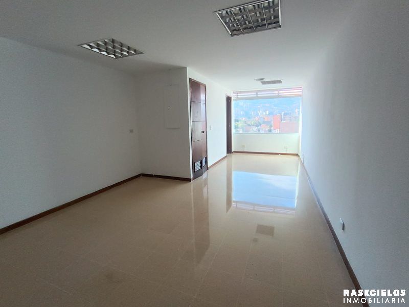 Oficina en arriendo Antioquia Medellín Las Acacias 30 m2 Habitaciones 0 Baños 1 Garajes 1 Precio $2800000