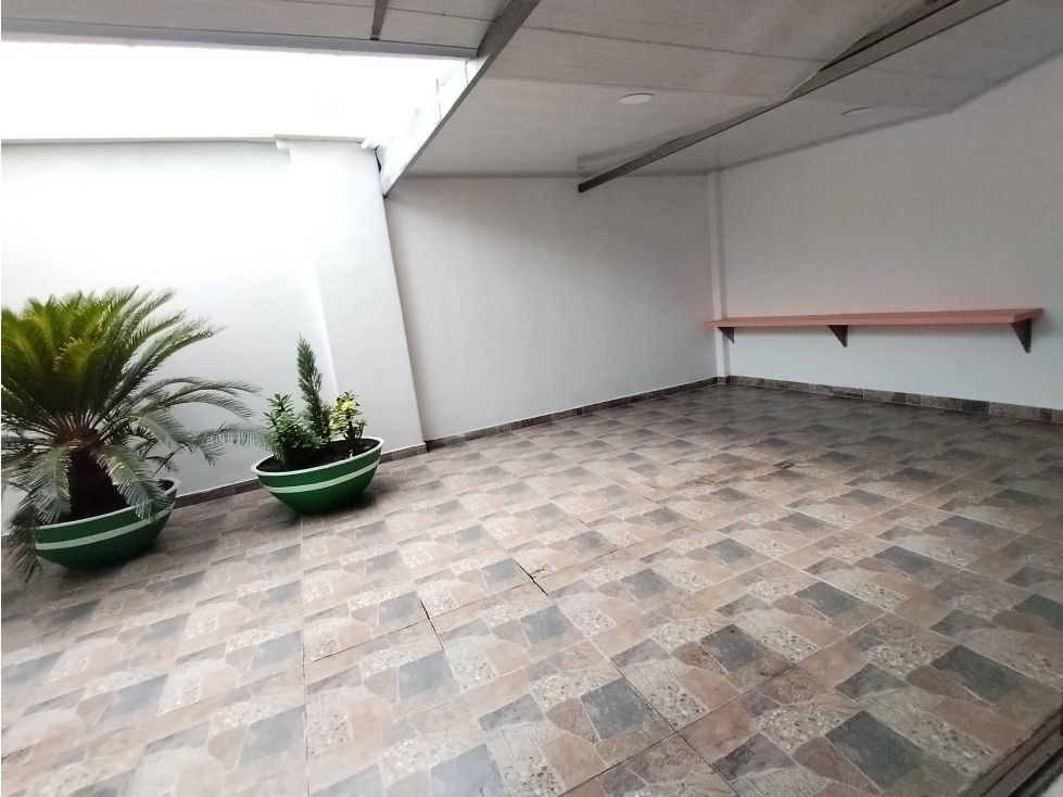 Oficina en arriendo Valle Del Cauca Cali San Vicente 105 m2 Habitaciones 0 Baños 1 Garajes 1 Precio $3800000