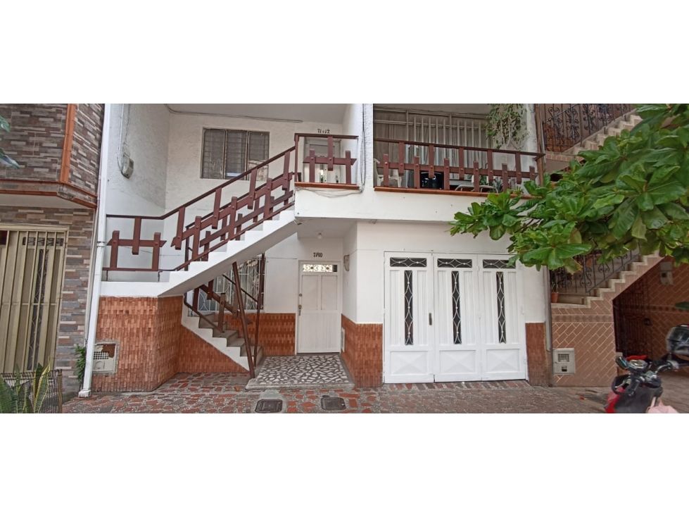 Casa en arriendo Antioquia Medellín San Bernardo 105 m2 Habitaciones 3 Baños 2 Garajes 1 Precio $3300000
