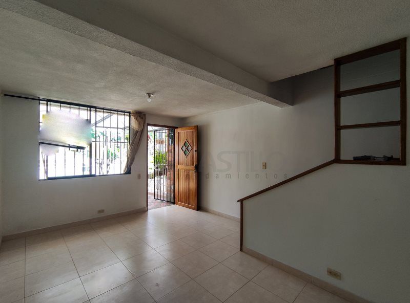 Casa en arriendo Antioquia Medellín Belen 90 m2 Habitaciones 4 Baños 3 Garajes 1 Precio $3200000