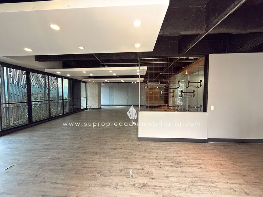 Oficina en arriendo Antioquia Medellín Las Lomas No2 240 m2 Habitaciones 0 Baños 1 Garajes 5 Precio $19500000