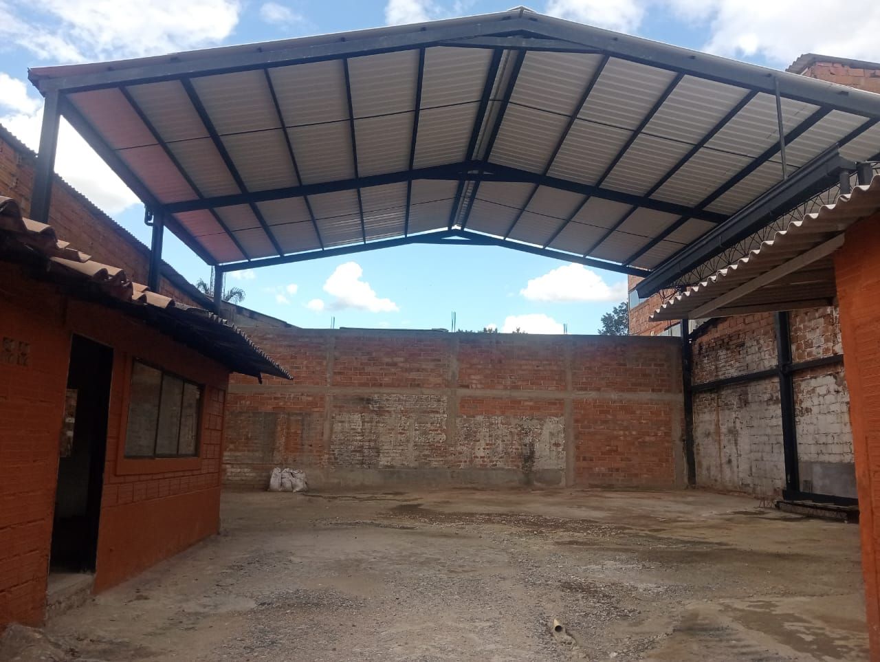 Bodega en arriendo Antioquia Medellín Naranjal 340 m2 Habitaciones 0 Baños 1 Garajes 1 Precio $13500000