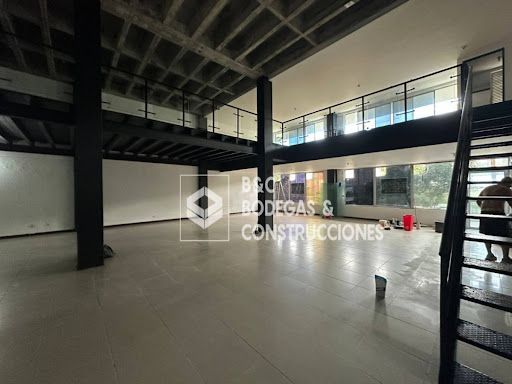 Local en arriendo Antioquia La Estrella Ancón San Martín 270 m2 Habitaciones 0 Baños 1 Garajes 3 Precio $12215000