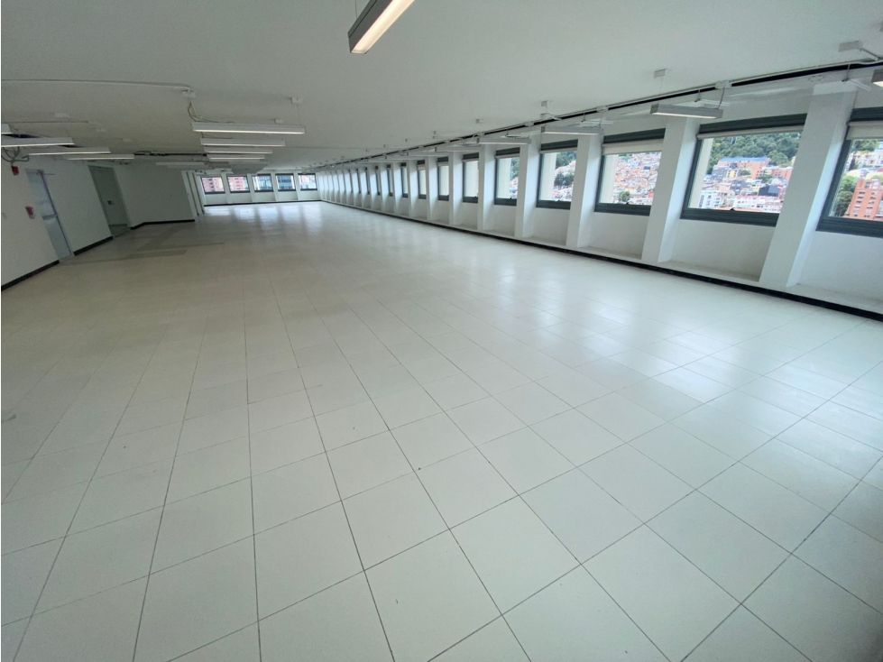 Oficina en arriendo Cundinamarca Bogotá San Diego 525 m2 Habitaciones 0 Baños 4 Garajes 4 Precio $22643000