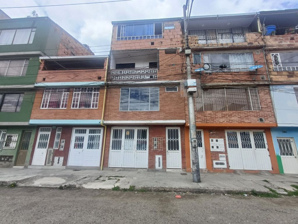Casa en venta Cundinamarca Bogotá Catalina Et Ii 240 m2 Habitaciones 11 Baños 5 Garajes 1 Precio $430000000