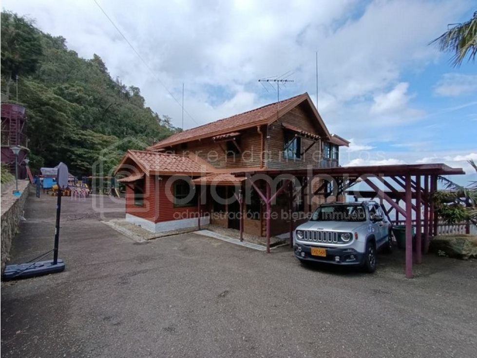 Finca en venta Antioquia Medellín El Tesoro 600 m2 Habitaciones 5 Baños 6 Garajes 3 Precio $6000000000