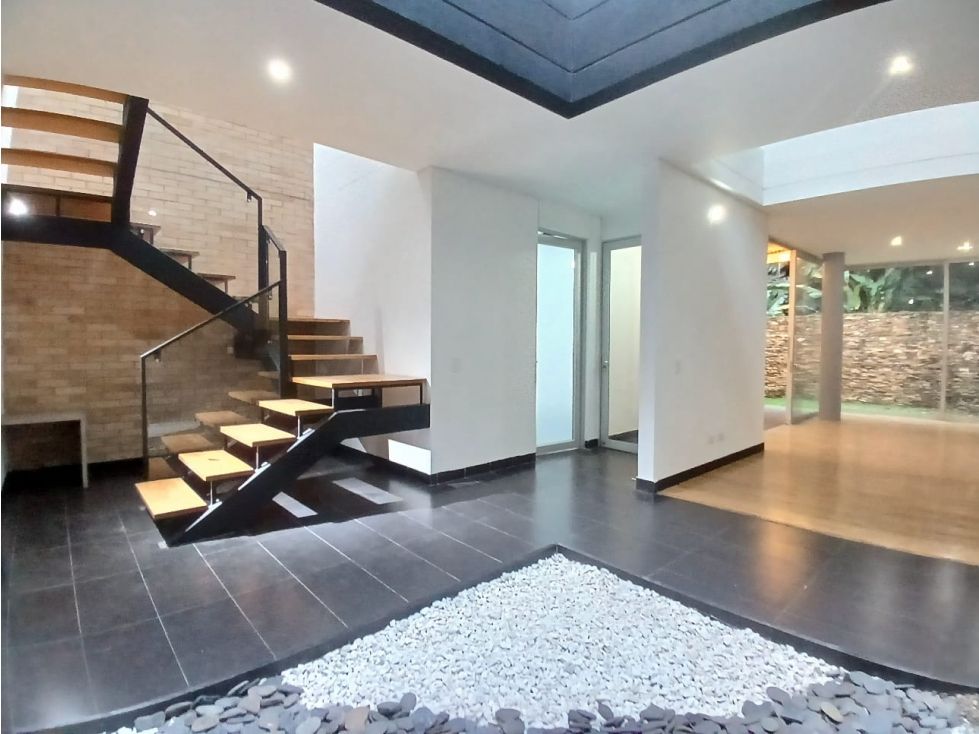 Casa en arriendo Antioquia Envigado Loma Del Atravesado 300 m2 Habitaciones 3 Baños 5 Garajes 4 Precio $15000000