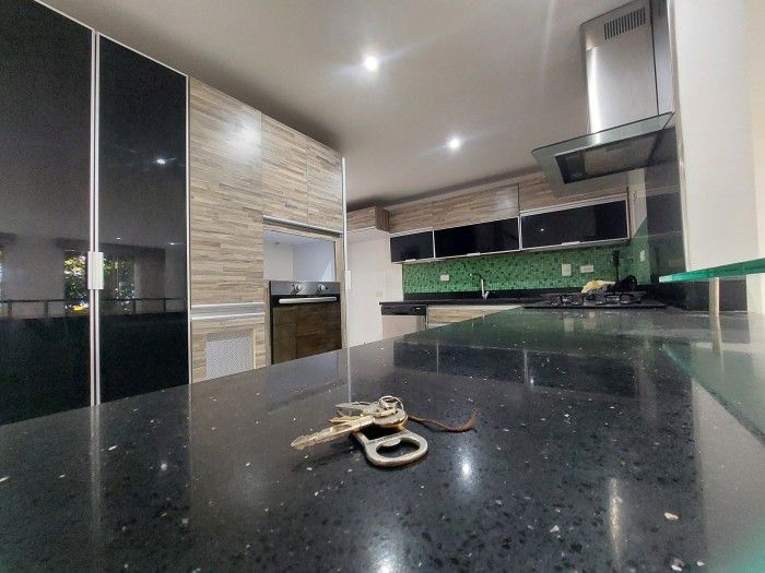 Casa en venta Antioquia Envigado Zúñiga 177 m2 Habitaciones 4 Baños 5 Garajes 2 Precio $1300000000