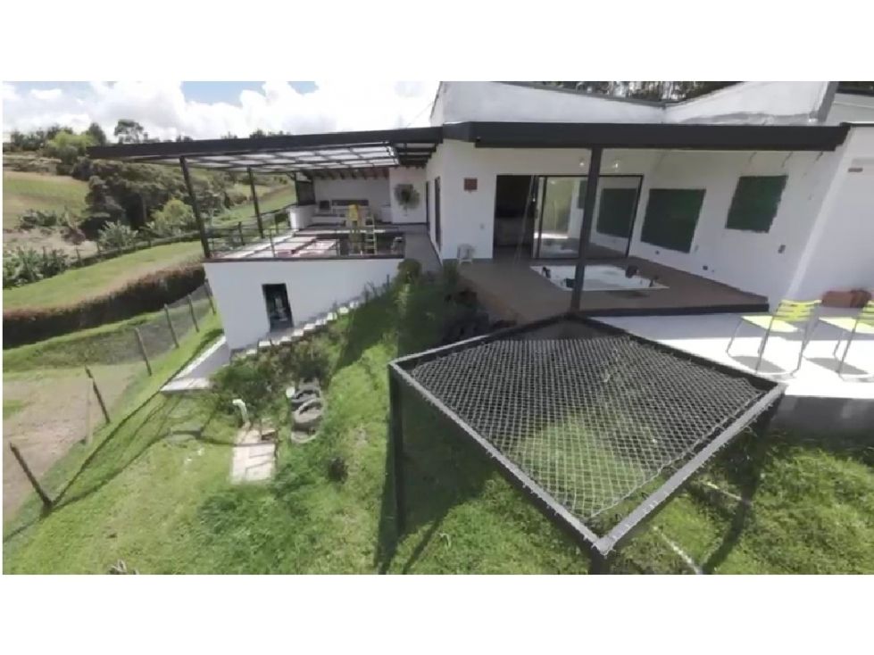 Finca en venta Antioquia Marinilla Vereda Las Mercedes 220 m2 Habitaciones 2 Baños 2 Garajes 2 Precio $950000000