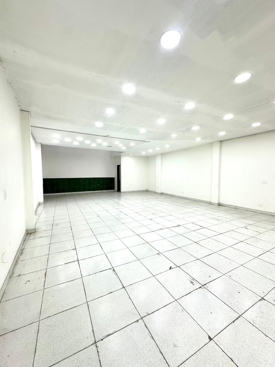 Local en arriendo Cundinamarca Bogotá Ruben Vallejo 128 m2 Habitaciones 0 Baños 2 Garajes 0 Precio $3800000