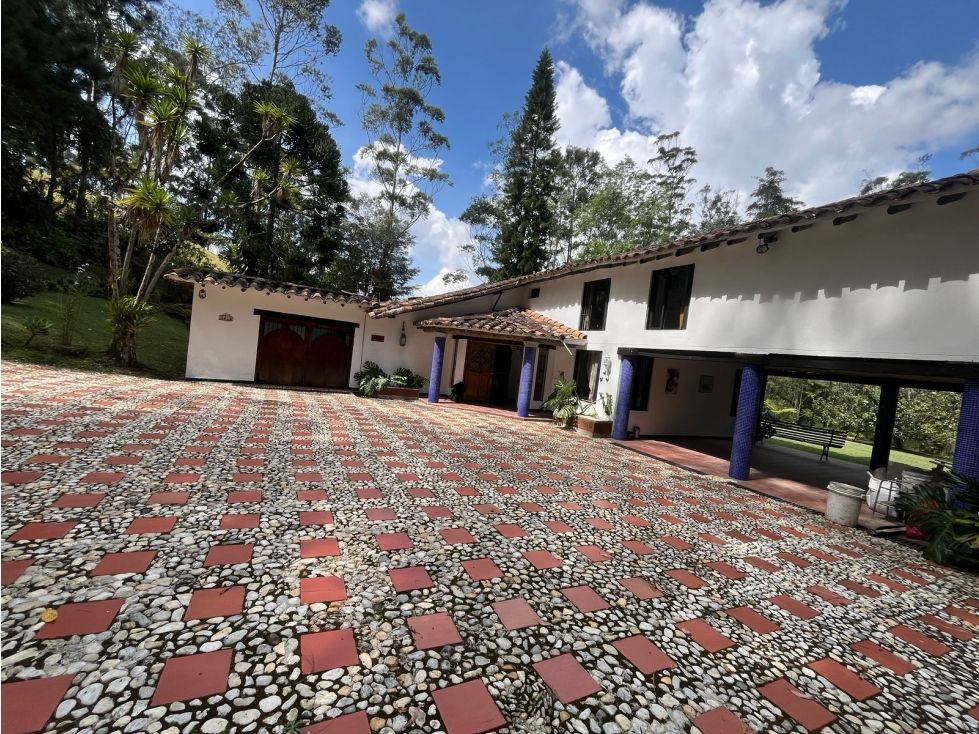 Casa en arriendo Antioquia Rionegro Rionegro 500 m2 Habitaciones 7 Baños 3 Garajes 2 Precio $12000000