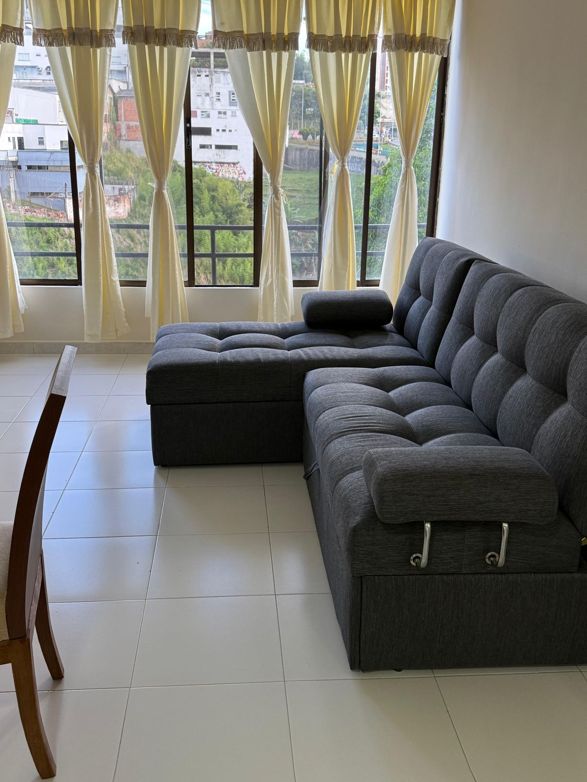 Apartamento en arriendo Risaralda Pereira Pinares 94 m2 Habitaciones 3 Baños 2 Garajes 1 Precio $2500000