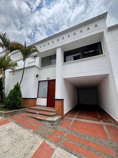 Casa en arriendo Antioquia Medellín San Lucas 170 m2 Habitaciones 4 Baños 4 Garajes 2 Precio $9500000