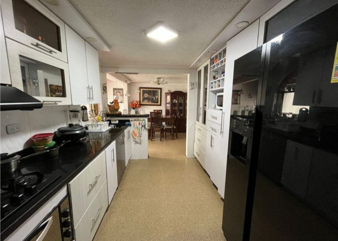 Casa en venta Antioquia Envigado Bosques De Zúñiga 250 m2 Habitaciones 6 Baños 6 Garajes 2 Precio $1200000000