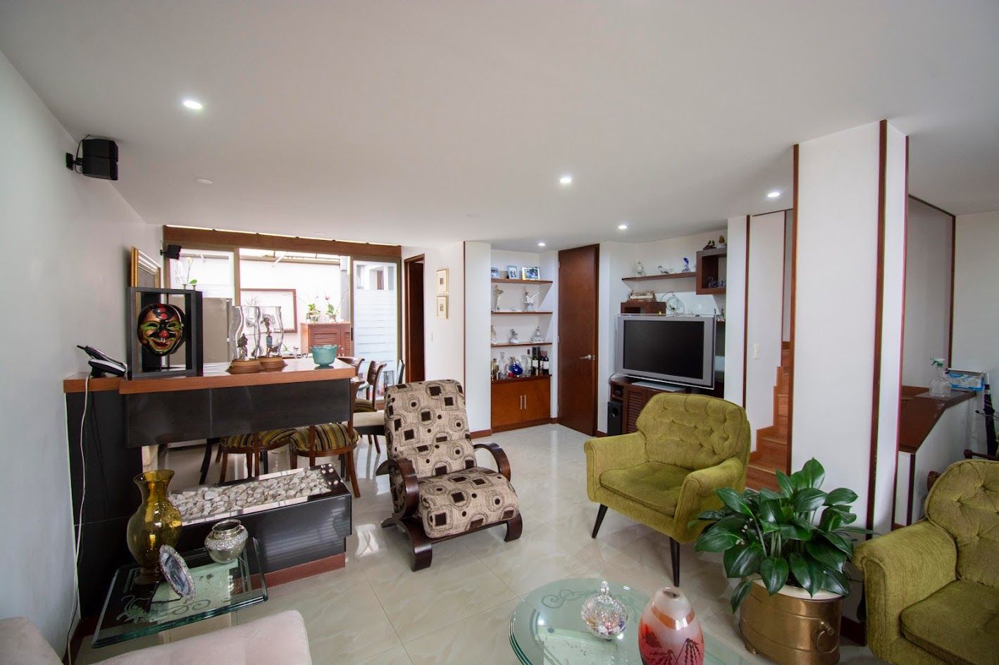 Casa en venta Cundinamarca Cota Tarragona 1600 m2 Habitaciones 3 Baños 4 Garajes 2 Precio $650000000