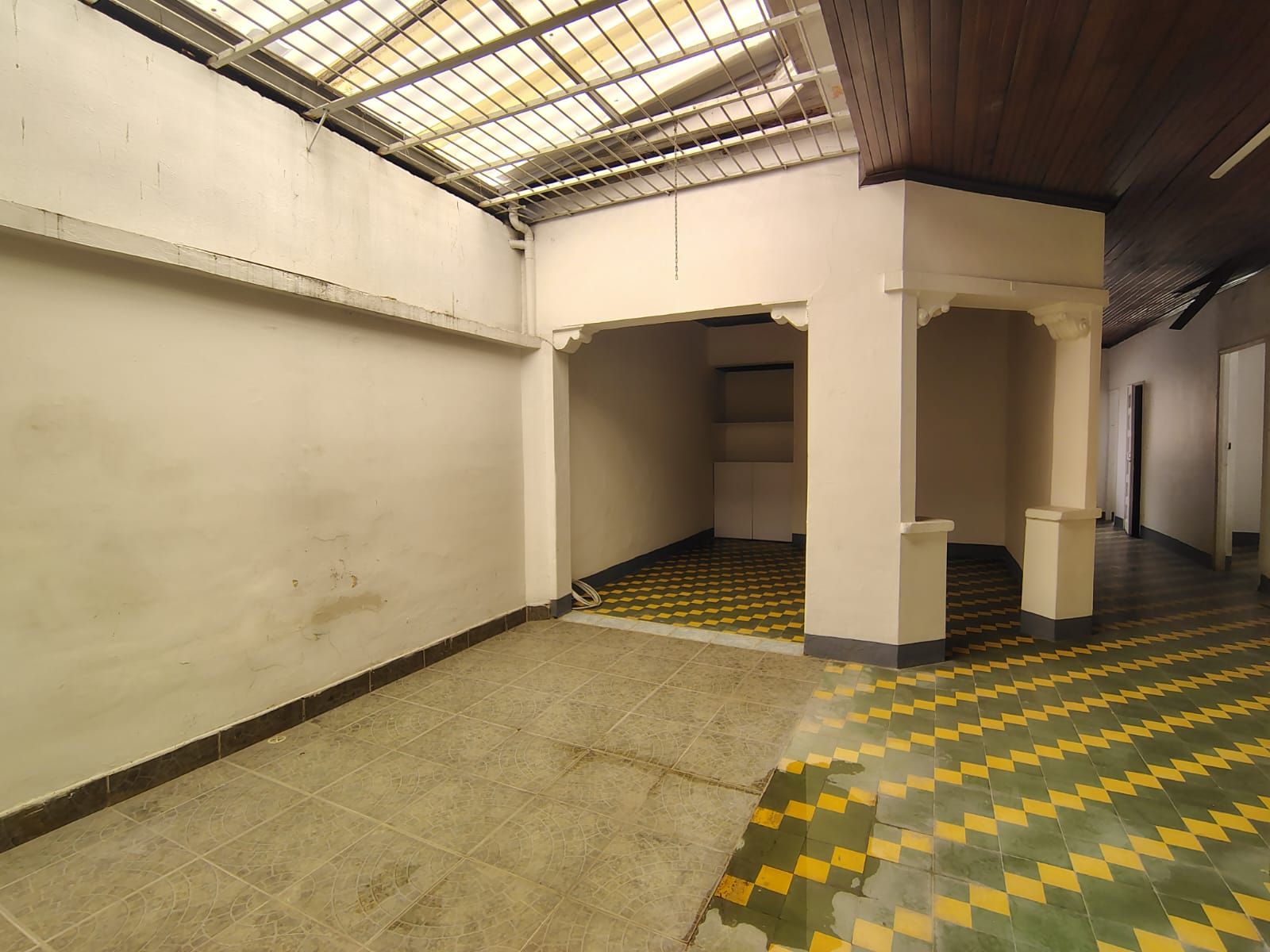 Casa en arriendo Antioquia Medellín Boston 300 m2 Habitaciones 6 Baños 3 Garajes 0 Precio $4000000