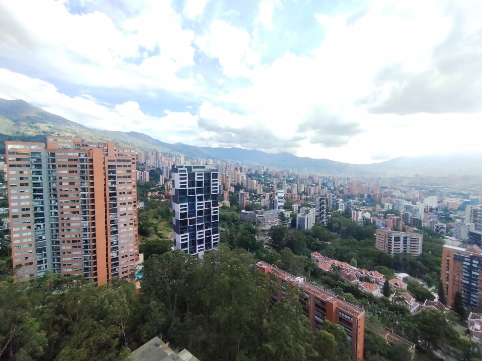 Apartamento en arriendo Antioquia Medellín Las Palmas 97 m2 Habitaciones 2 Baños 3 Garajes 2 Precio $7200000