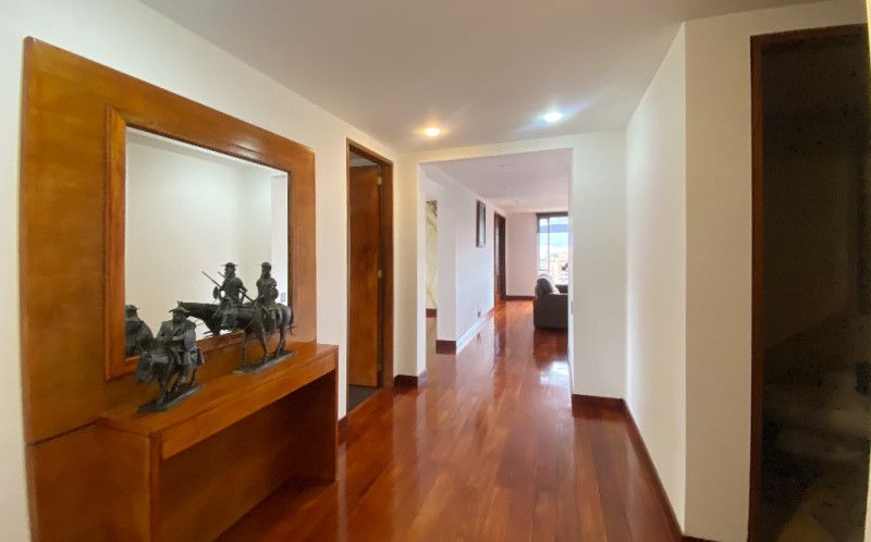 Apartamento en venta Cundinamarca Bogotá Niza Norte 239 m2 Habitaciones 3 Baños 4 Garajes 3 Precio $1680000000