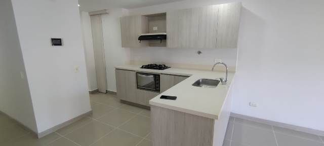 Apartamento en arriendo Antioquia Envigado Jardines 90 m2 Habitaciones 3 Baños 2 Garajes 2 Precio $4000000