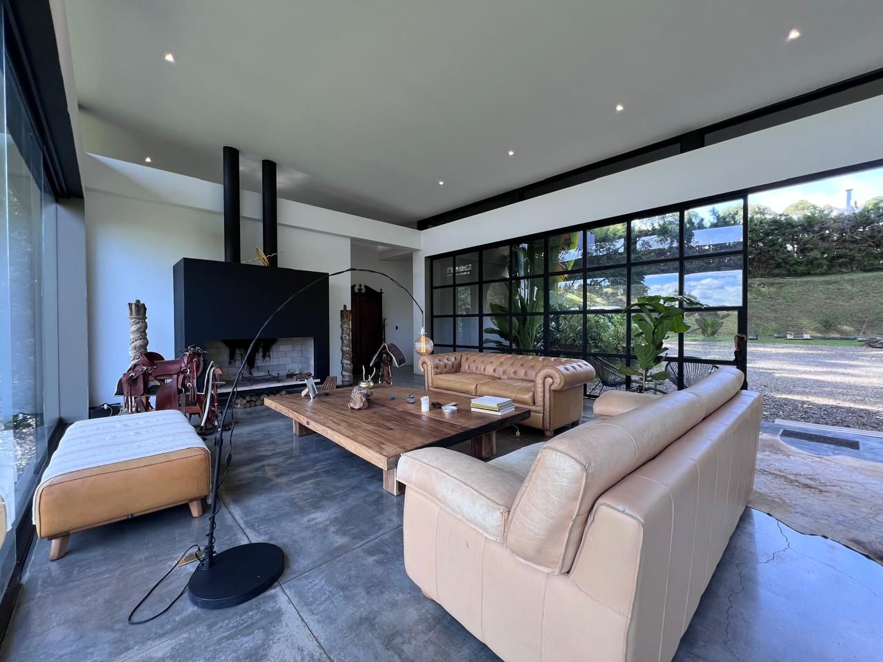 Casa en arriendo Antioquia Rionegro Cuatro Esquinas 400 m2 Habitaciones 2 Baños 3 Garajes 4 Precio $20900000