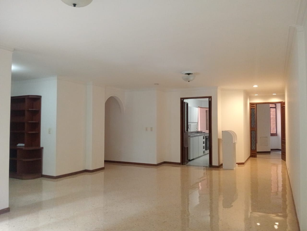 Apartamento en arriendo Antioquia Medellín Laureles 154 m2 Habitaciones 3 Baños 3 Garajes 2 Precio $4600000