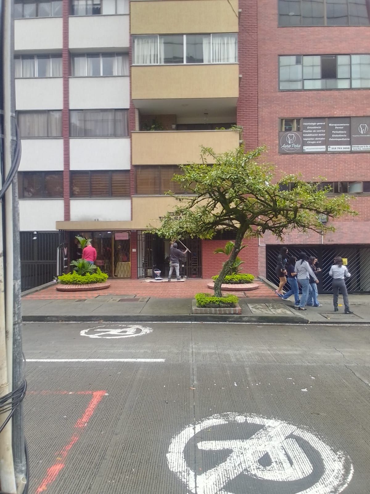 Local en arriendo Valle Del Cauca Cali Granada 46 m2 Habitaciones 0 Baños 2 Garajes 2 Precio $2900000