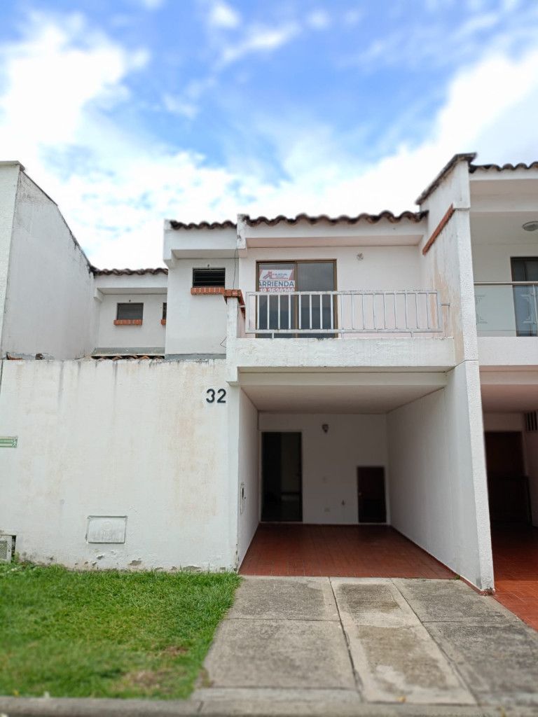 Casa en arriendo Valle Del Cauca Cali La Hacienda 109 m2 Habitaciones 4 Baños 3 Garajes 1 Precio $3250000