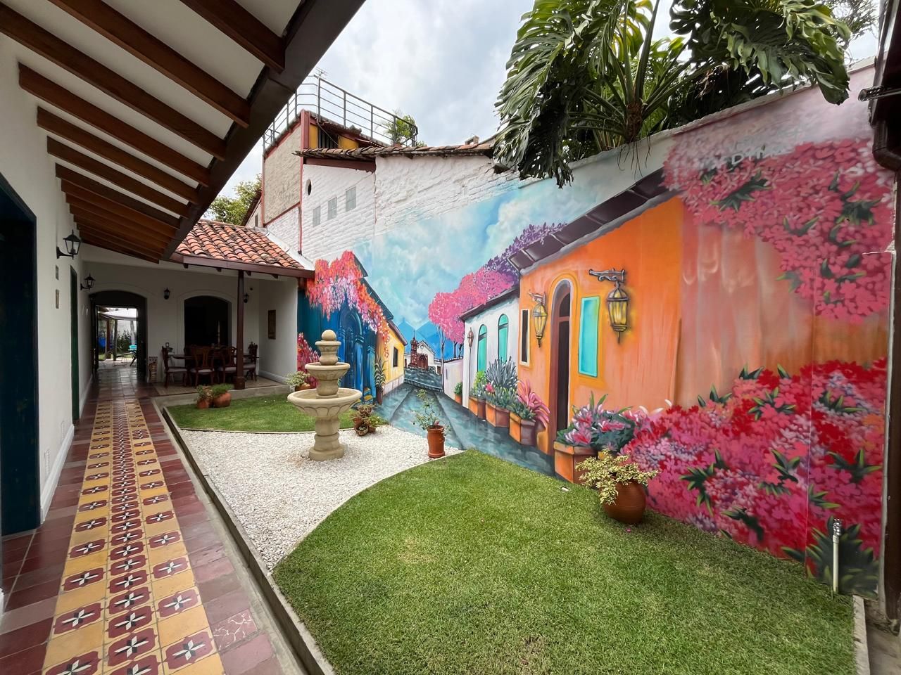 Edificio en venta Valle Del Cauca Cali San Antonio 300 m2 Habitaciones 6 Baños 7 Garajes 0 Precio $1600000000