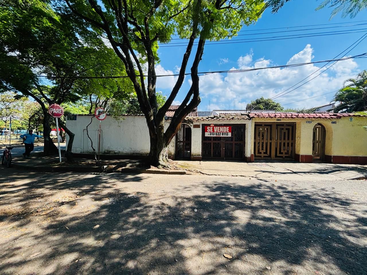 Casa en venta Valle Del Cauca Cali El Jordán 208 m2 Habitaciones 4 Baños 3 Garajes 3 Precio $650000000