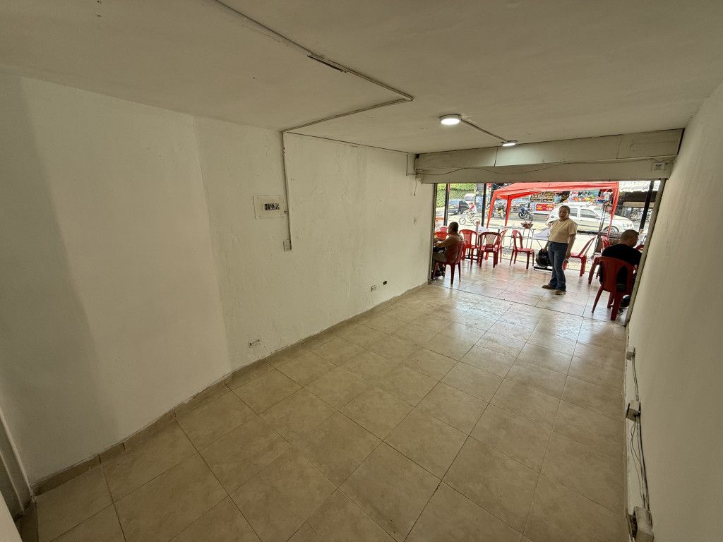 Local en arriendo Valle Del Cauca Cali Brisas De Los Álamos 45 m2 Habitaciones 0 Baños 1 Garajes 0 Precio $1220000