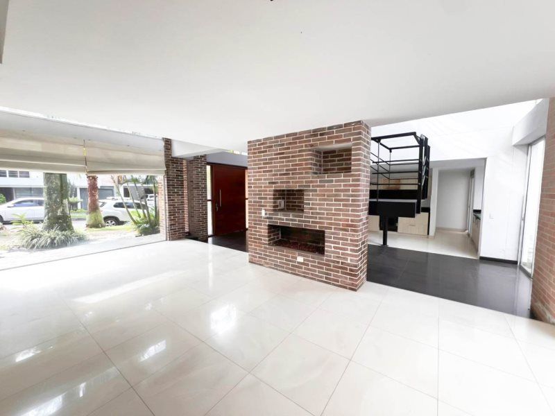 Casa en venta Antioquia Sabaneta Ancon Sur 281 m2 Habitaciones 3 Baños 5 Garajes 2 Precio $1400000000