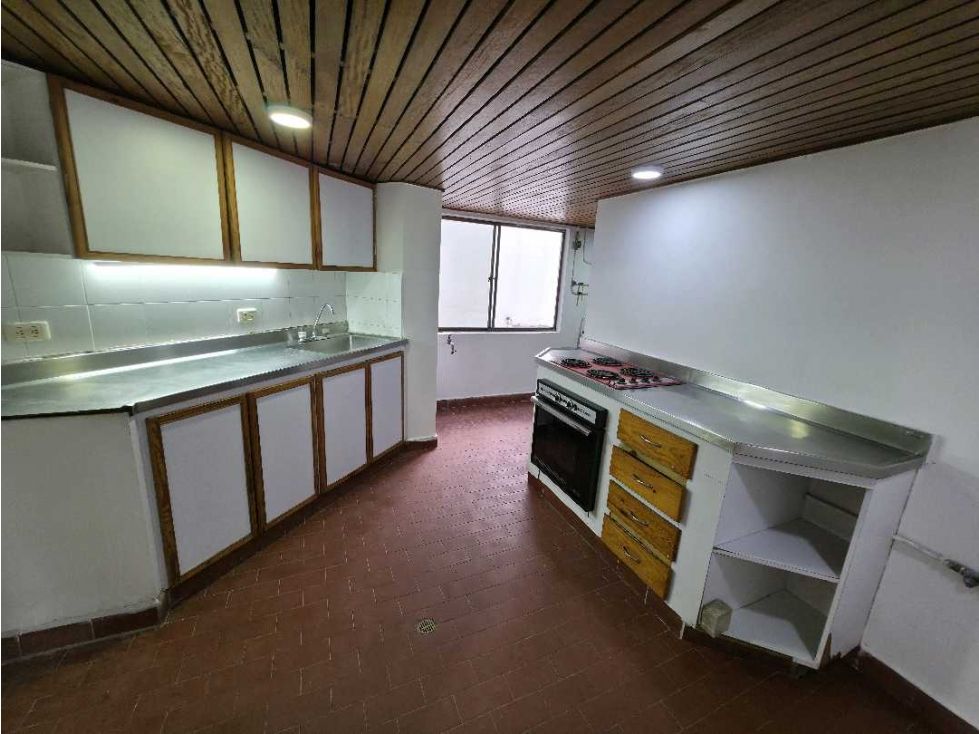 Apartamento en arriendo Antioquia Medellín Enciso 130 m2 Habitaciones 4 Baños 3 Garajes 1 Precio $3000000