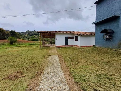 Finca en arriendo Antioquia La Ceja La Ceja 220 m2 Habitaciones 3 Baños 3 Garajes 2 Precio $5500000