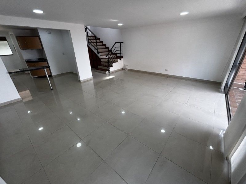 Casa en arriendo Antioquia Envigado Jardines Del Montiel 153 m2 Habitaciones 3 Baños 5 Garajes 2 Precio $8100000
