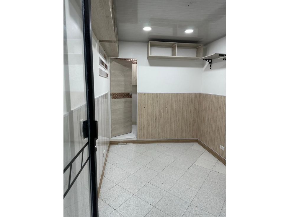 Oficina en arriendo Antioquia Medellín El Poblado 12 m2 Habitaciones 0 Baños 1 Garajes 0 Precio $2300000