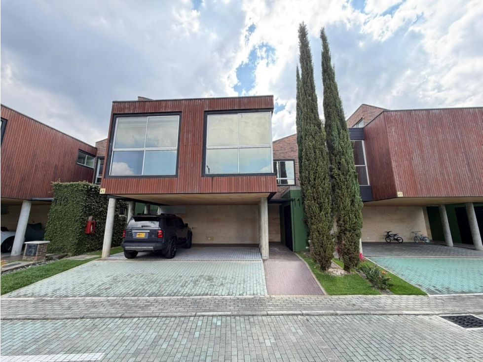 Casa Campestre en arriendo Antioquia Medellín Medellín 300 m2 Habitaciones 3 Baños 5 Garajes 2 Precio $15000000