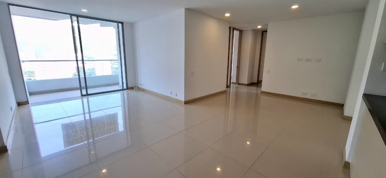 Apartamento en arriendo Antioquia Envigado Jardines 97 m2 Habitaciones 3 Baños 2 Garajes 1 Precio $5000000