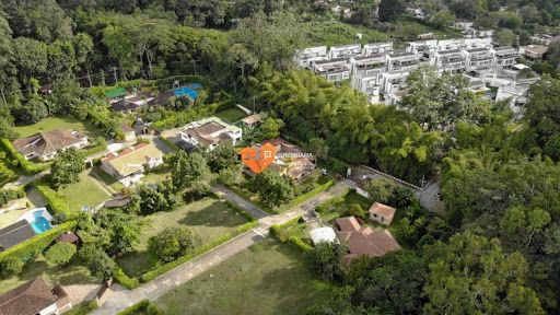 Casa en arriendo o venta Santander Floridablanca Floridablanca 380 m2 Habitaciones 5 Baños 6 Garajes 3 Precio venta $1580000000 Precio arriendo $6680000