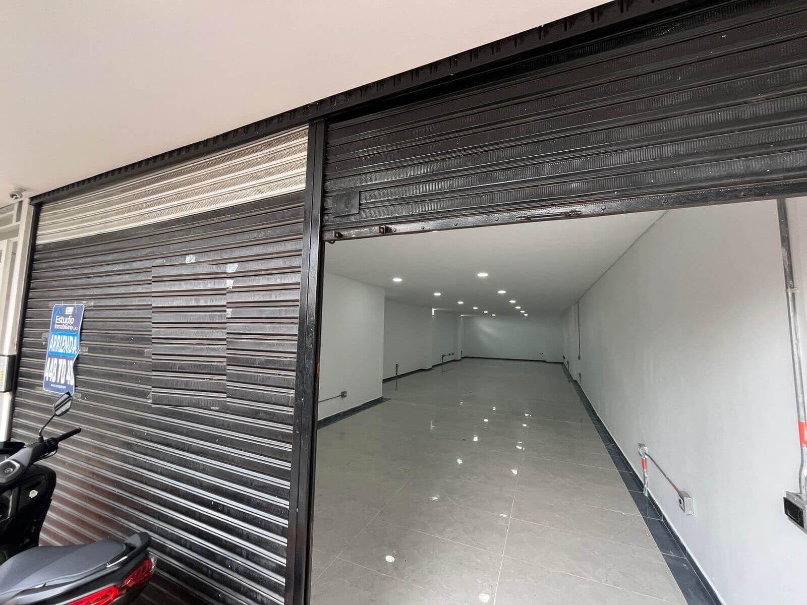 Local Comercial en arriendo Antioquia Medellín Manrique Central No2 150 m2 Habitaciones 0 Baños 1 Garajes 0 Precio $3000000