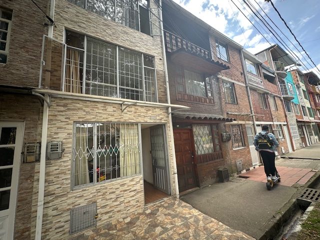 Casa en venta Cundinamarca Bogotá Puerta Del Sol 120 m2 Habitaciones 4 Baños 2 Garajes 0 Precio $330000000