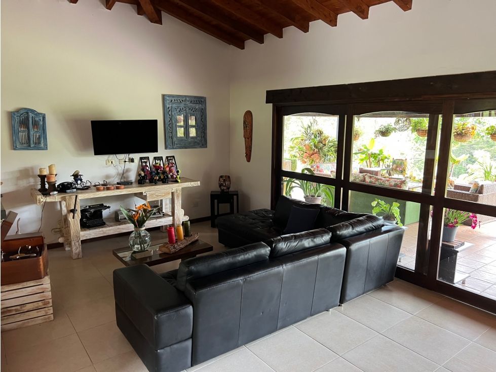 Casa Campestre en venta Antioquia El Retiro El Retiro 380 m2 Habitaciones 4 Baños 4 Garajes 9 Precio $2700000000