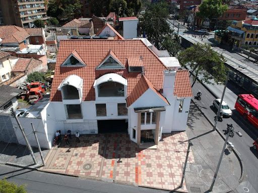 Casa en venta Cundinamarca Bogotá Samper 678 m2 Habitaciones 1 Baños 5 Garajes 10 Precio $3200000000