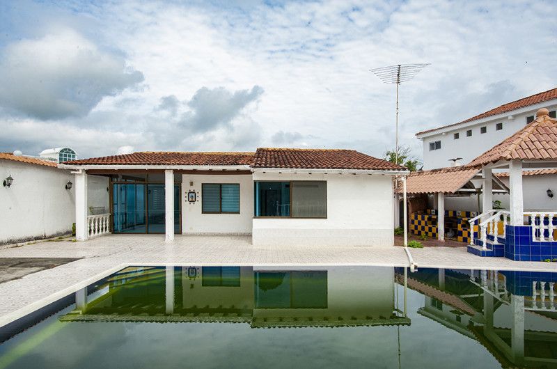 Inmuebles en Remate Casa en venta Tolima Melgar Melgar 215 m2 Habitaciones 5 Baños 4 Garajes 2 Precio $608000000