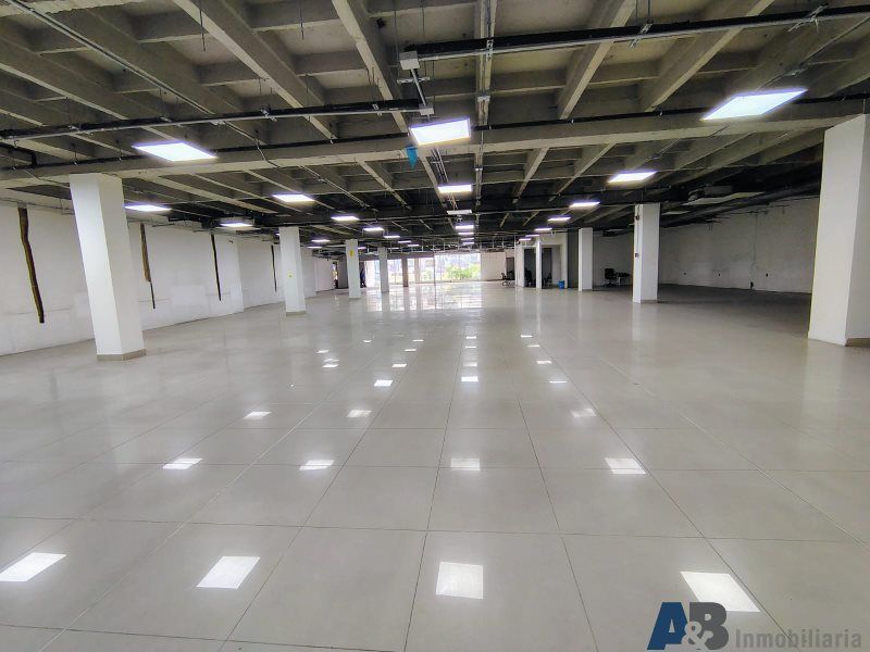Bodega en arriendo Antioquia Itagüí Zona Industrial 2 2630 m2 Habitaciones 0 Baños 15 Garajes 11 Precio $100000000