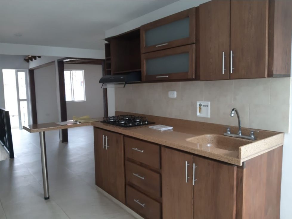 Casa en arriendo Antioquia La Ceja Cuatro Esqunas 130 m2 Habitaciones 3 Baños 3 Garajes 0 Precio $1600000