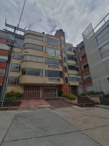 Apartamento en arriendo Cundinamarca Bogotá Los Rosales 210 m2 Habitaciones 3 Baños 4 Garajes 2 Precio $7602000