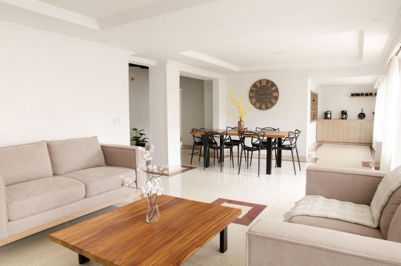 Apartamento en arriendo Antioquia Medellín Laureles 147 m2 Habitaciones 3 Baños 3 Garajes 0 Precio $4300000