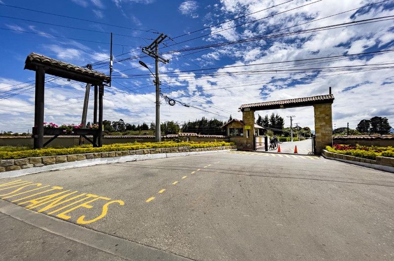 Casa en venta Cundinamarca Cota Cota 586 m2 Habitaciones 10 Baños 10 Garajes 5 Precio $4090000000