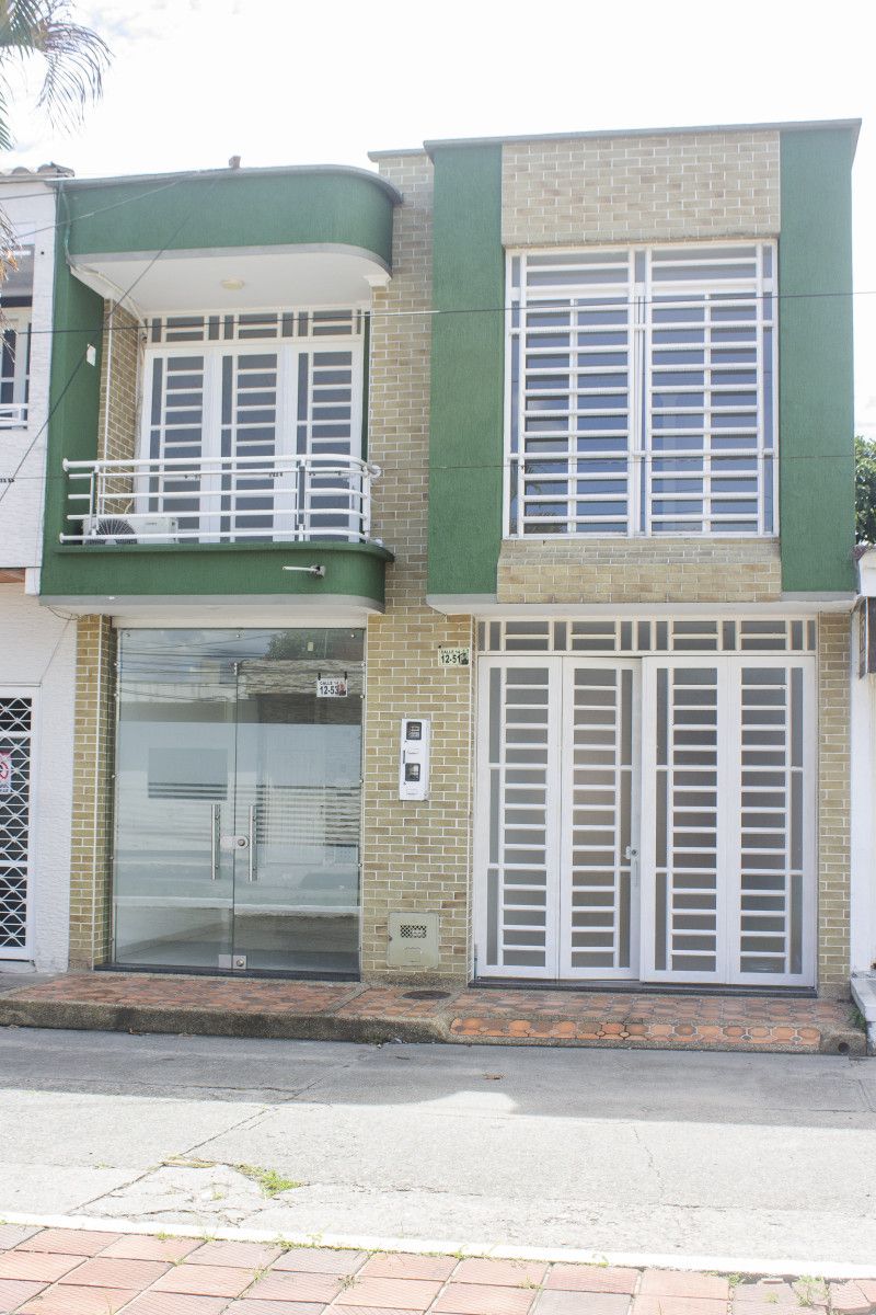 Inmuebles en Remate Casa en venta Meta Acacías Juan Mellao 259 m2 Habitaciones 4 Baños 4 Garajes 2 Precio $650000000